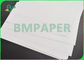ورق بوند أبيض ساطع 50gr 55gr للطباعة العامة 70 × 95 سم غير مصقول