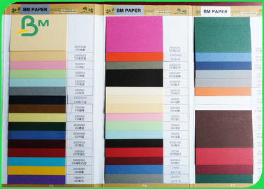 FSC الوردي / الأخضر نسخة ورقة 70G 80G ورقة ملونة مخصصة 70 × 100CM ورقة