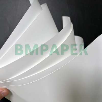 طباعة ليزر 120um 130um بيضاء متطابقة ورق اصطناعي للوسوم 33 سم × 48,5 سم