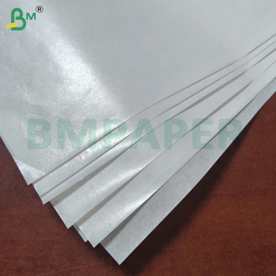 آلة الورق المبيض بيضاء MG المزخرفة بلمعة عالية على جانب واحد 30gsm - 70gsm