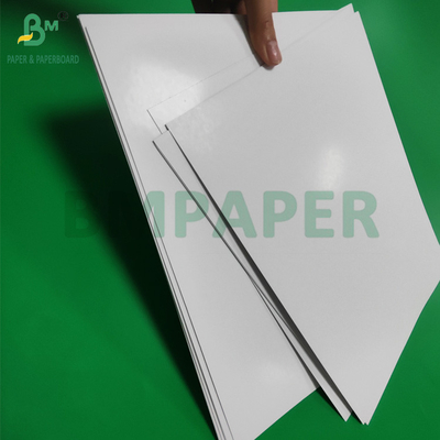 300 غرام 320 غرام ورق C2S الأزرق للبطاقات 71 × 65 سم ناعمة عالية