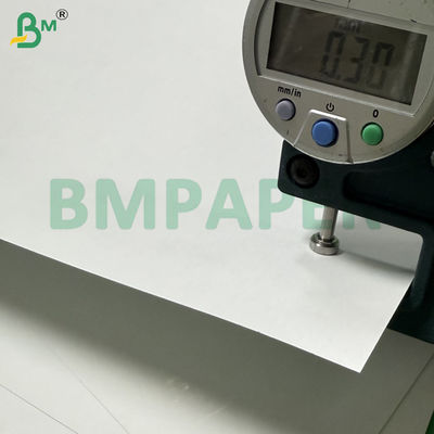 300 غرام 0.3 ملم ورق الأساس الأسود لإنشاء بطاقات اللعب 216 × 279 ملم