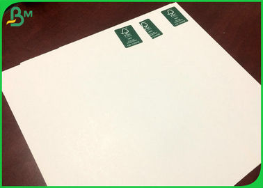 300GSM 610 * 860MM اللون الأبيض C1S لوح العاج لصنع صندوق طويلي